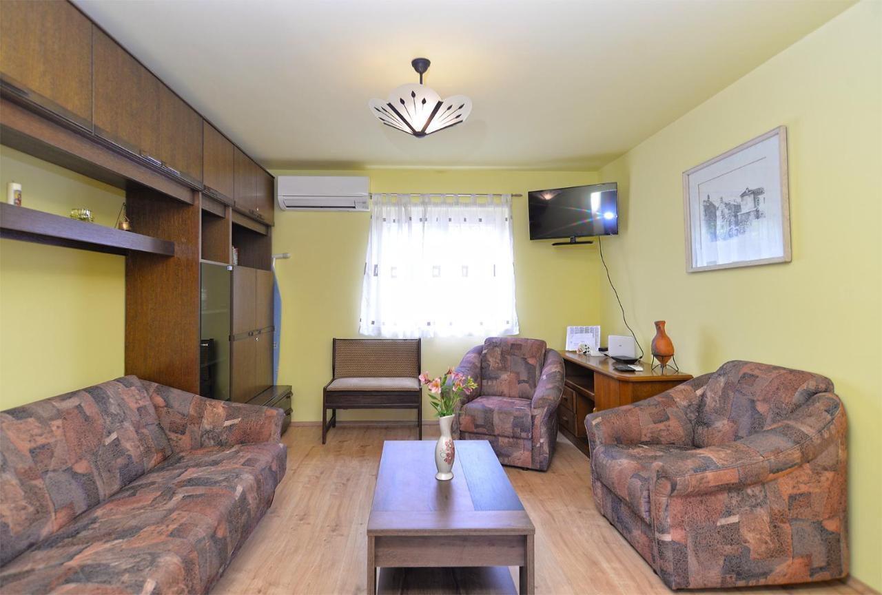 House 1456