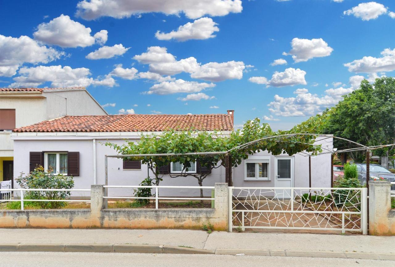 House 1456 *
